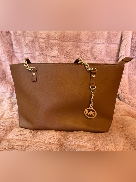 Michael Kors Handbags - Michael Kors Brown Saffiano Tote with Gold Chain Charm